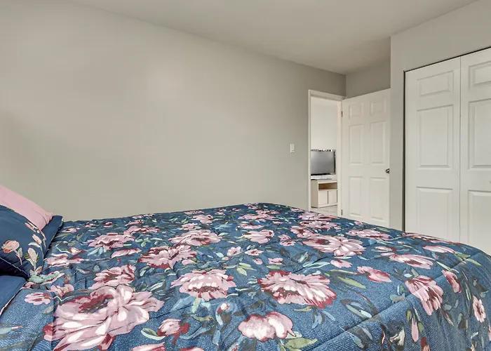 6 Mi To Downtown Columbus: Quiet W/ Yard Holiday home