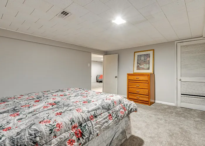 6 Mi To Downtown Columbus: Quiet W/ Yard Holiday home