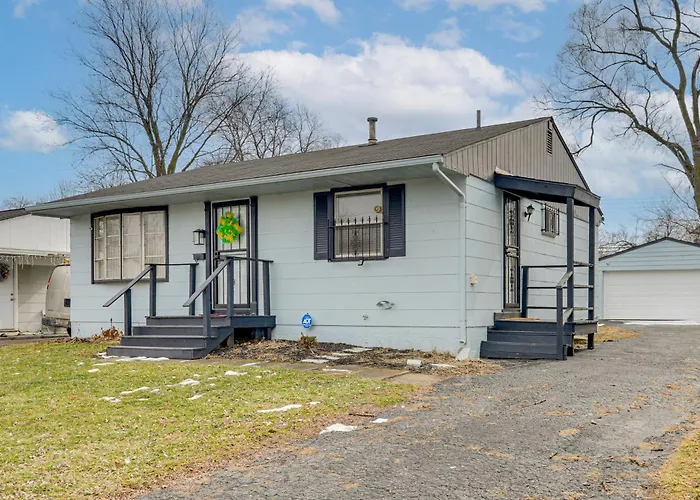 6 Mi To Downtown Columbus: Quiet W/ Yard Holiday home Columbus
